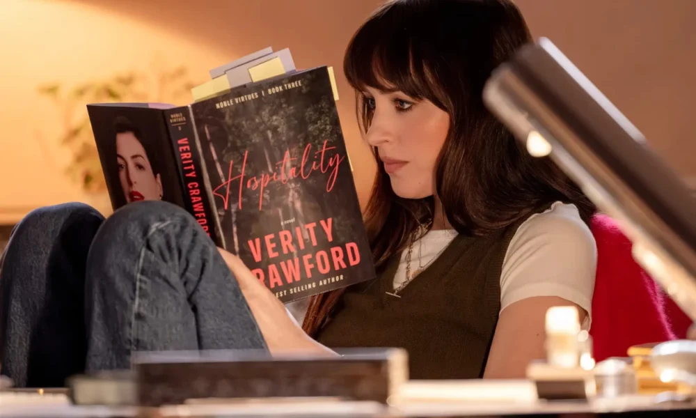 Dakota Johnson dan Anne Hathaway Adu Akting di Film Verity (1)