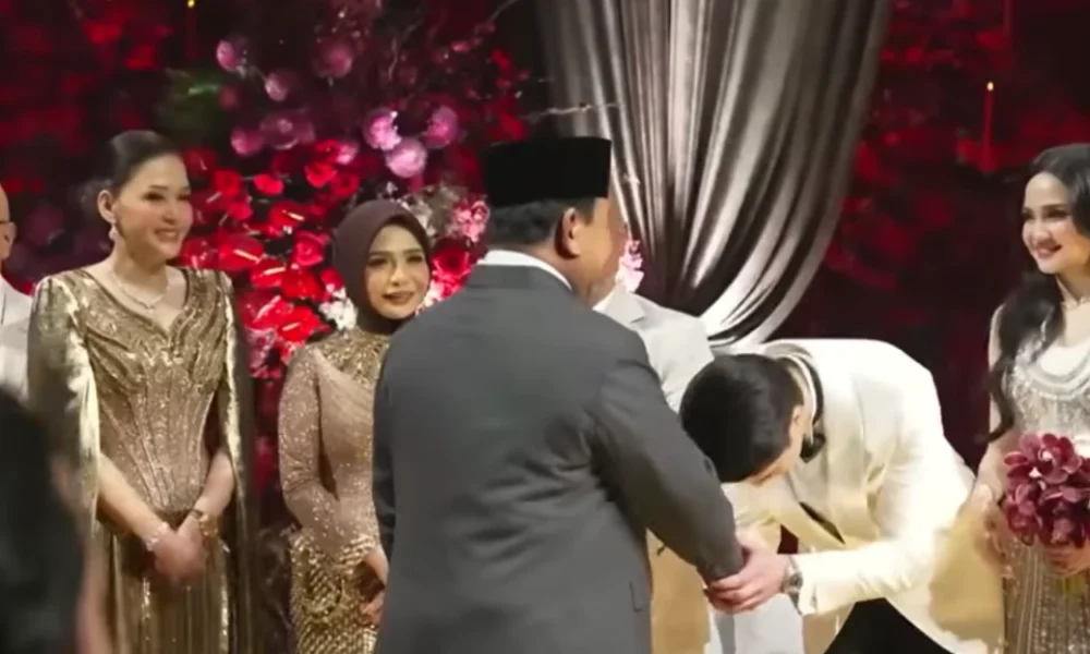 El Rumi Tak Ikuti Protokol Istana saat Foto bareng Prabowo di Pelaminan karena Ini