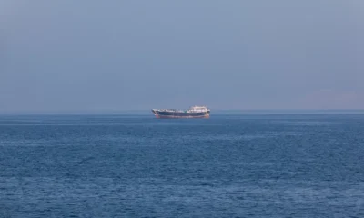 Harga Minyak Dunia Turun 11% usai Iran Buka Selat Hormuz selama Gencatan Senjata Israel Lebanon