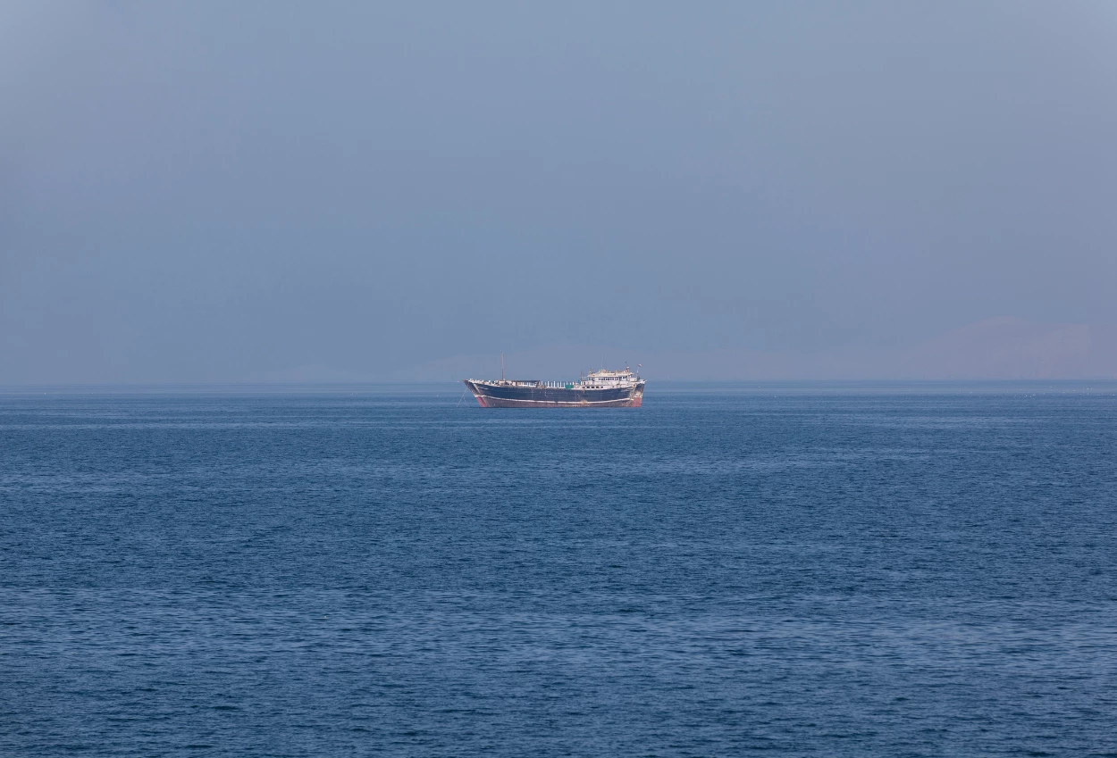 Harga Minyak Dunia Turun 11% usai Iran Buka Selat Hormuz selama Gencatan Senjata Israel Lebanon