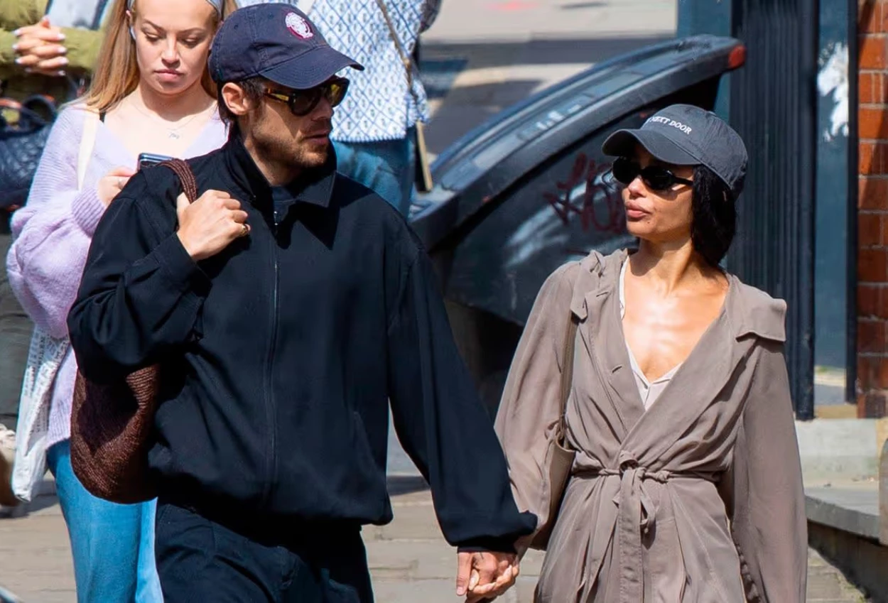 Harry Styles dan Zoe Kravitz Dikabarkan Tunangan, Cincin Berlian jadi Sorotan