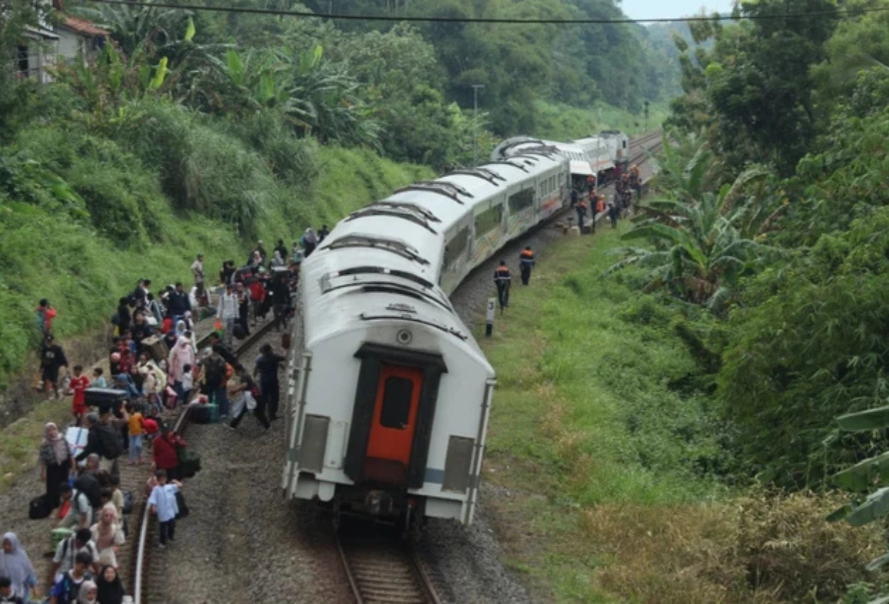 KA Bangunkarta Anjlok, Sejumlah Perjalanan Kereta Dialihkan