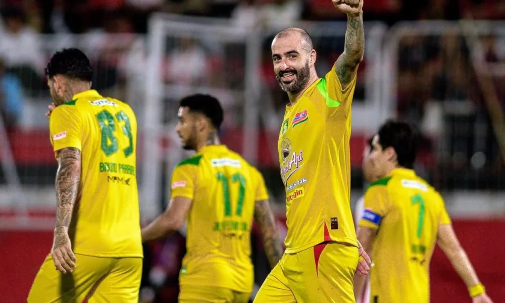 Malut United vs Persebaya 0 2 Bajul Ijo Pulang dengan Poin Penuh