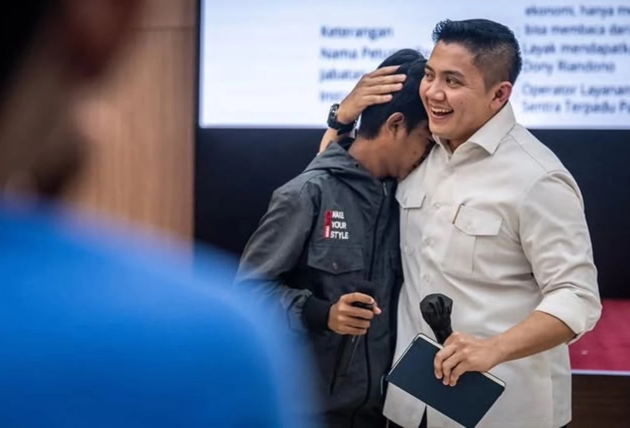 Mensos Ungkap Alasan Tunjuk Seskab Teddy jadi Duta Sekolah Rakyat