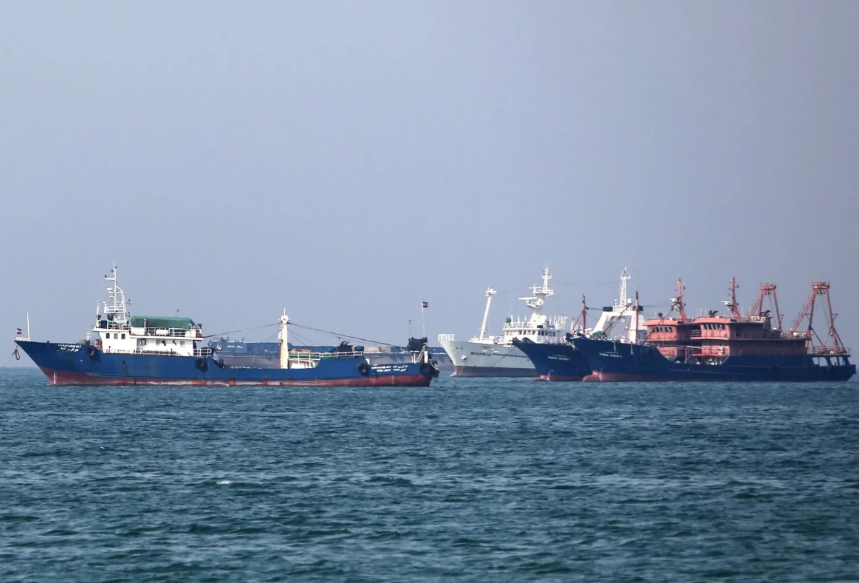 Meski Sudah Dibuka, Iran Nyatakan Pelayaran Selat Hormuz Masih Terbatas