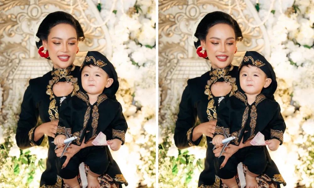 Momen Erika Carlina Gelar Tedak Siten Baby Andrew di Jumat Agung