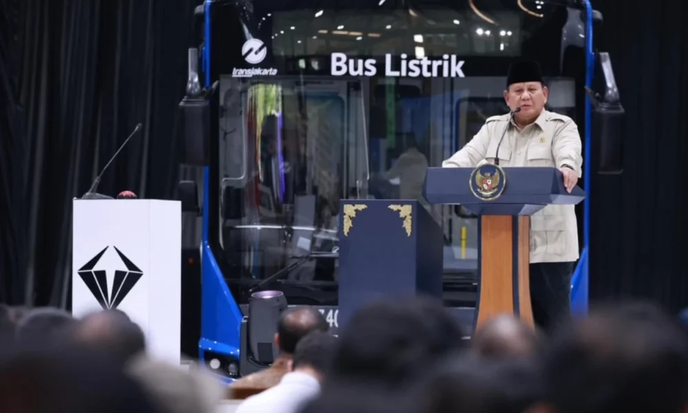 Prabowo Target RI Produksi Massal Sedan Listrik pada