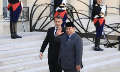 Prabowo Temui Macron di Istana Elysee, Bahas Energi hingga Alutsista