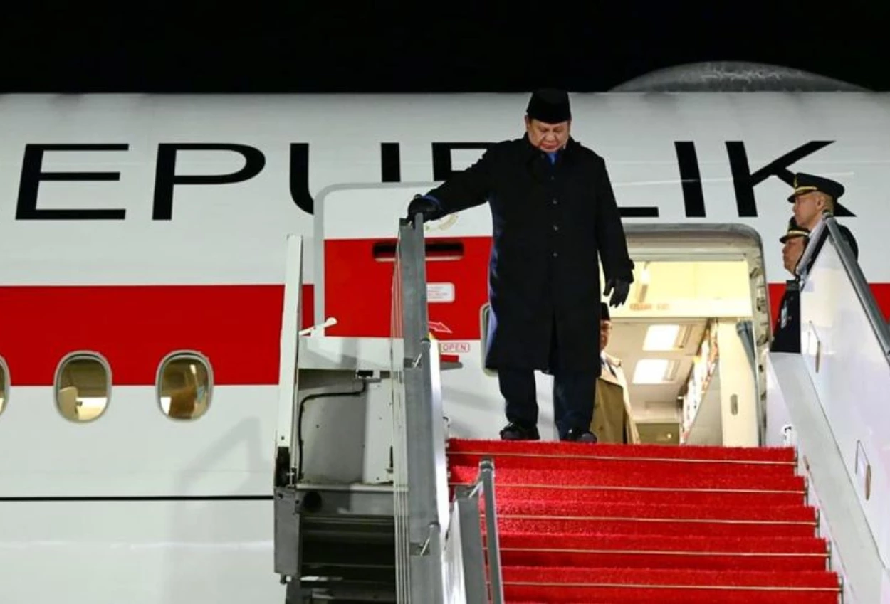 Prabowo Tiba di Paris usai Pertemuan Intensif dengan Putin