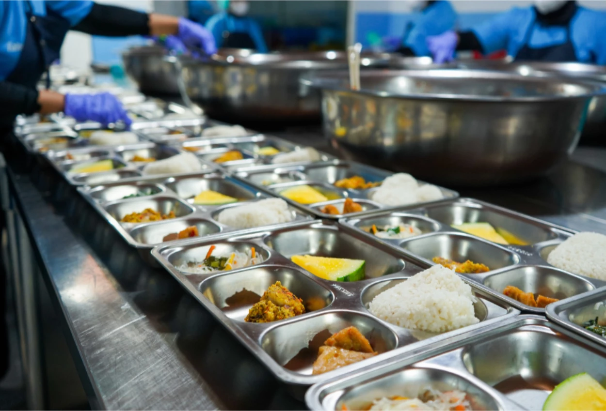 Resmi! Unhas jadi Perguruan Tinggi Pertama yang Punya Dapur MBG