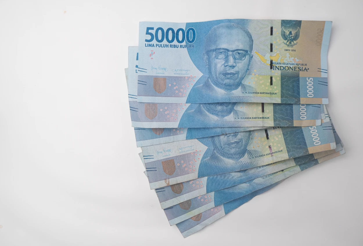 Rupiah ke Dolar Hari Ini 30 April 2026 Dibuka Melemah Rp17.358
