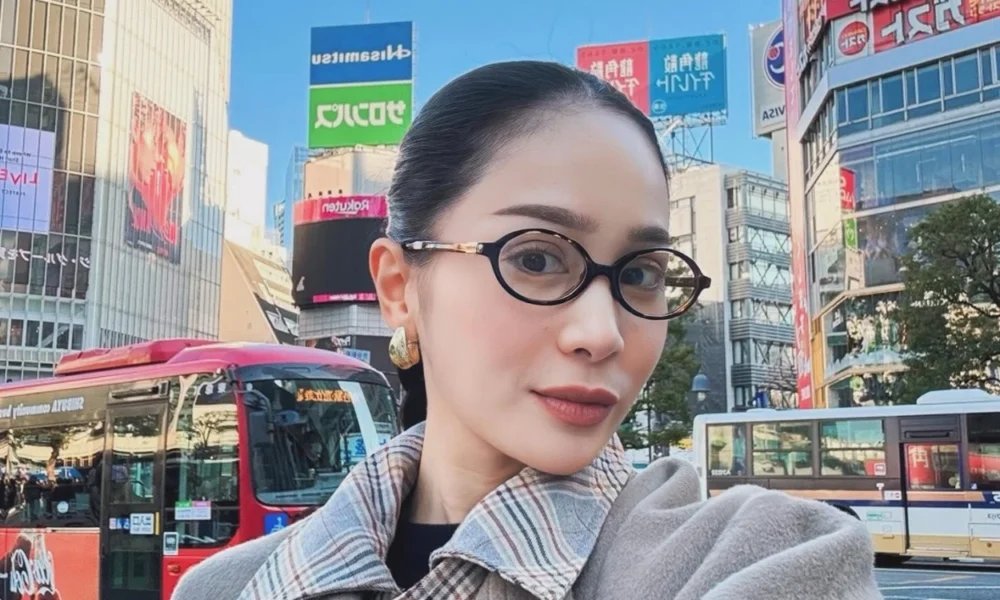 Sambil Menangis, Bunga Zainal Buka Suara usai Dirinya Disebut Tak Urusi Ayahnya