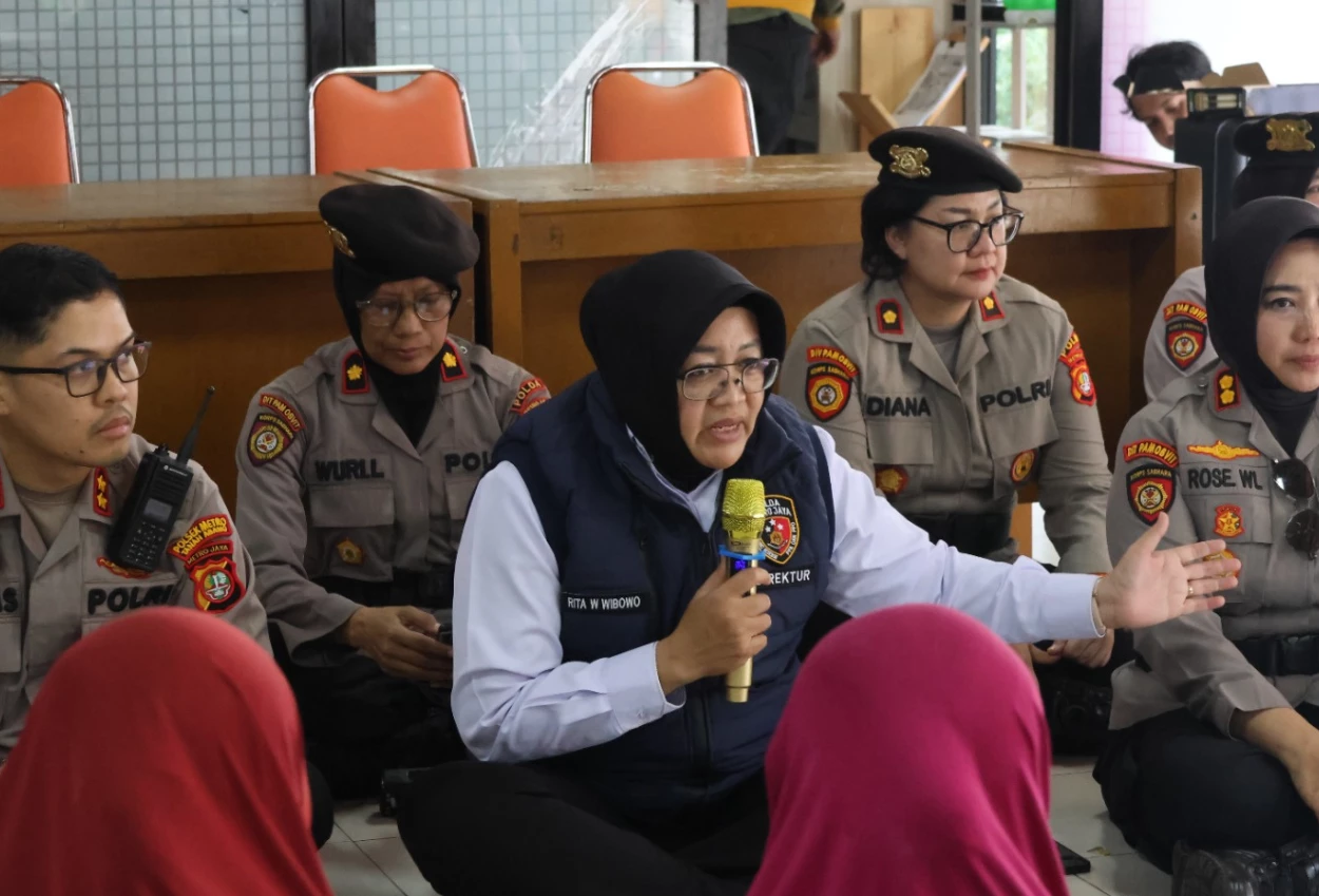 Sambut Hari Kartini, Polwan Gelar Edukasi dan Bakti Sosial untuk Perempuan dan Kaum Rentan di Rusun Petamburan