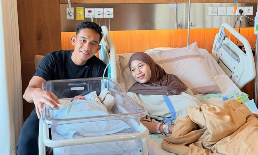 Selamat! Rizky Ridho dan Istri Sambut Kelahiran Anak Pertama