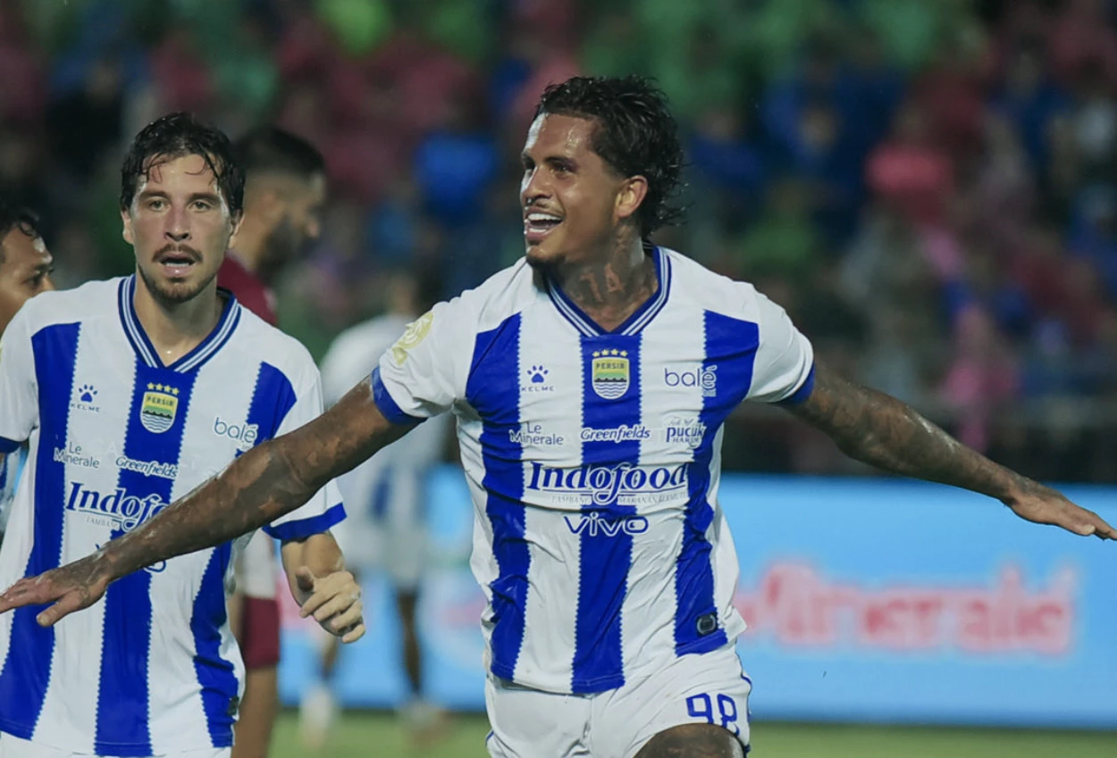 Semen Padang vs Persib Bandung 0 2 Maung Bandung Kokoh di Puncak Klasemen