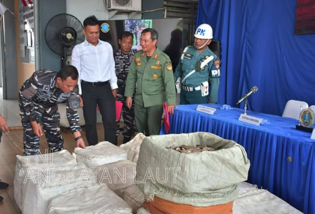 TNI AL Tangkap Kapal Berbendera Vietnam yang Selundupkan 780 Kg Sisik Trenggiling di Merak