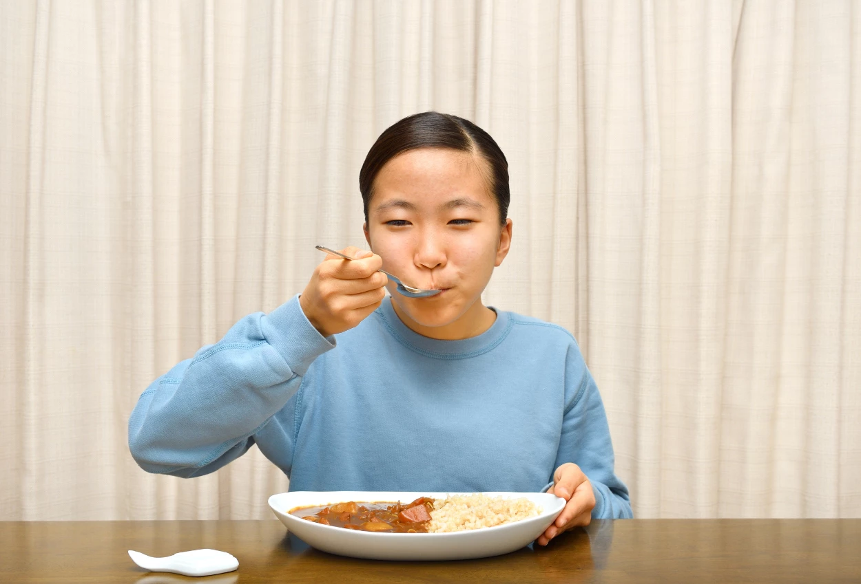 Ternyata Cara Makan Bisa Mencerminkan Karakter Seseorang, Kok Bisa
