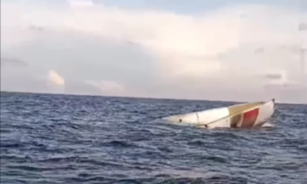 Viral! Nelayan di Anambas Temukan Puing Diduga Badan Pesawat di Tengah Laut