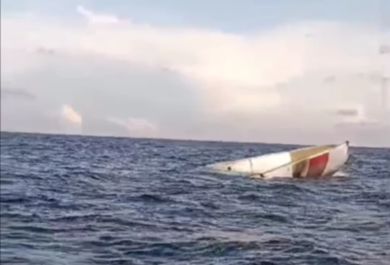 Viral! Nelayan di Anambas Temukan Puing Diduga Badan Pesawat di Tengah Laut