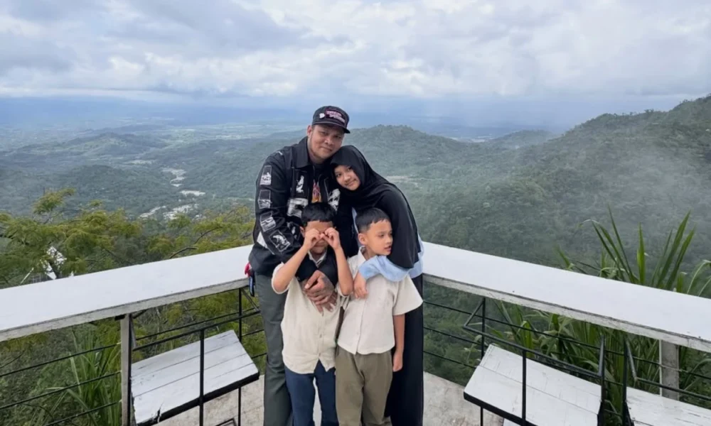 Virgoun Pastikan Tak akan Rebut Hak Asuh Anak dari Inara Rusli