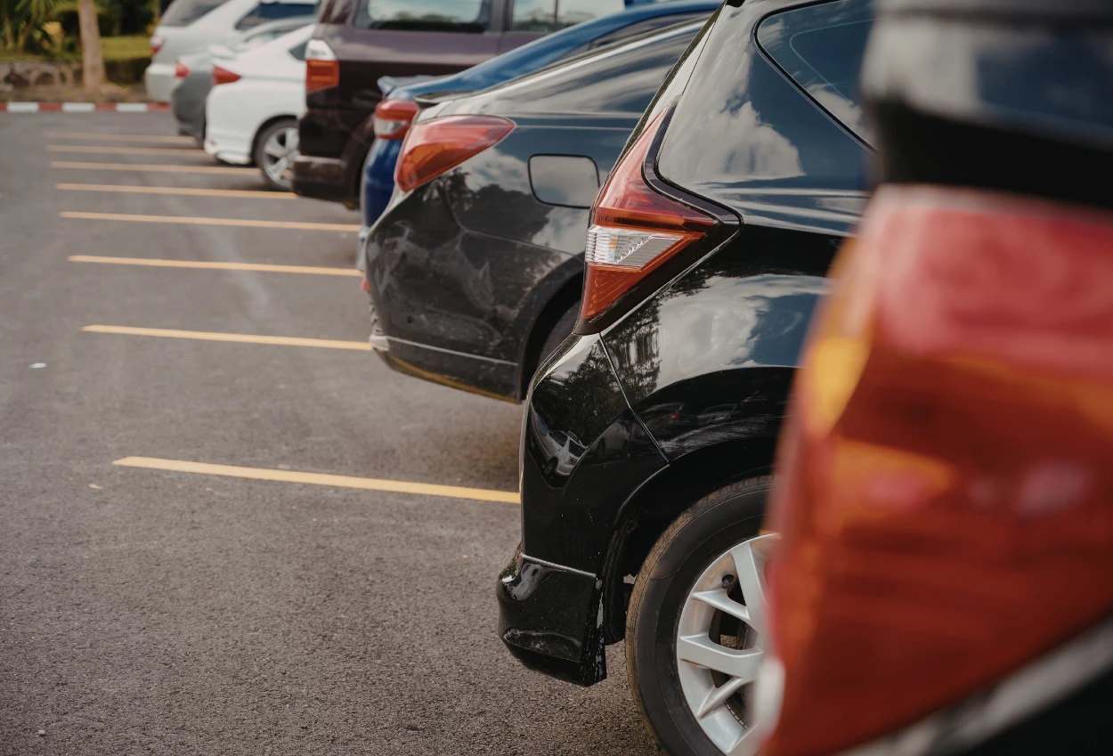7 Cara agar Mobil Tidak Panas saat Parkir