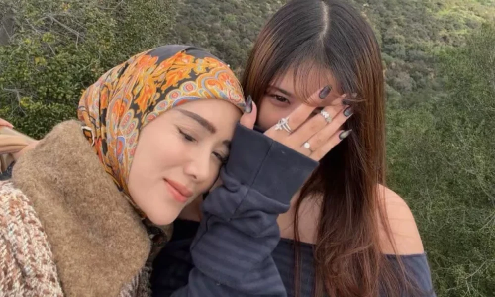 Ahmad Dhani Minta Anaknya Bangga Punya Ibu seperti Mulan Jameela Tak Pernah Tinggalkan Rumah