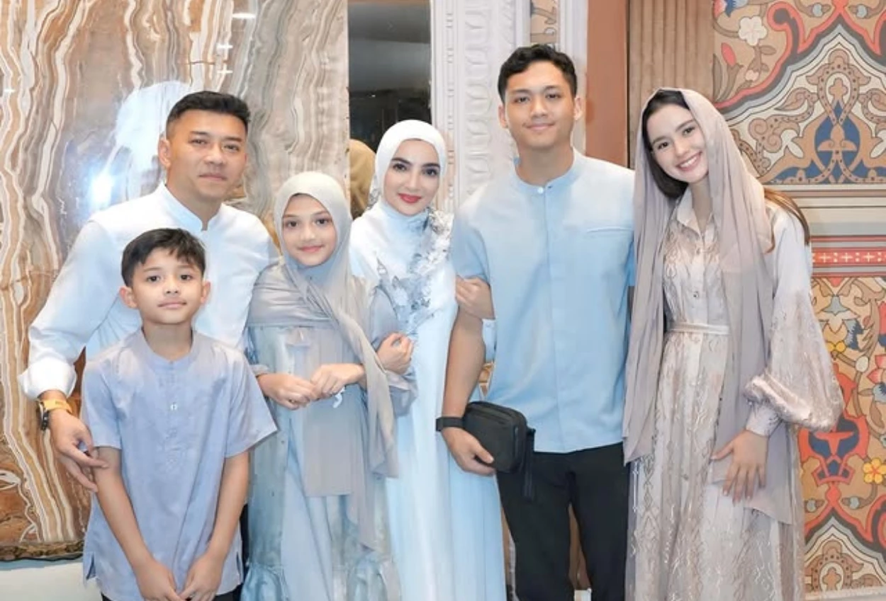 Ashanty dan Anang Gelar Pengajian jelang Berangkat Haji