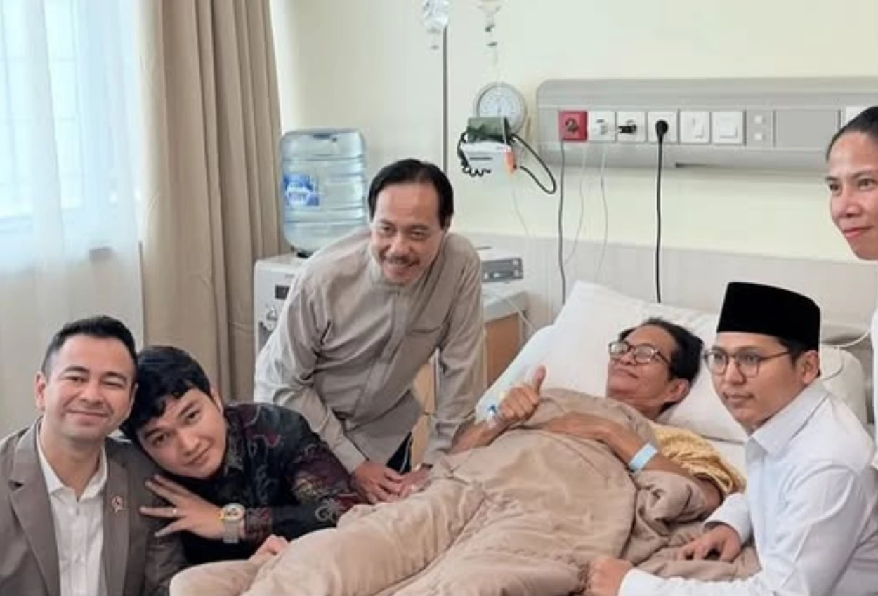 Ayahnya Dijenguk Raffi Ahmad usai Operasi, Aldi Taher Mulia Banget Hatinya