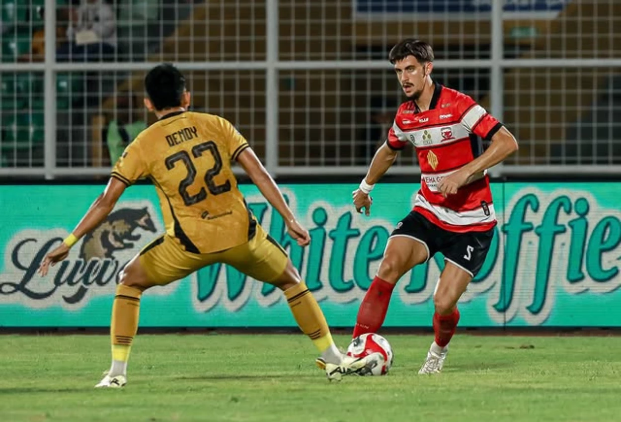 Bhayangkara FC vs Madura United 3 1 Laskar Sape Kerrab Terancam Duduki Zona Merah