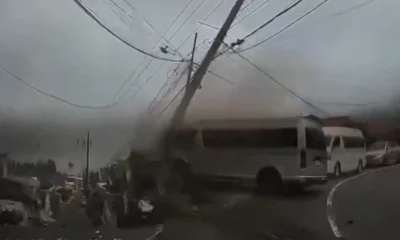 Detik-Detik Minibus Rombongan WN Singapura Rem Blong di Jalur Bromo, Tabrak Empat Mobil