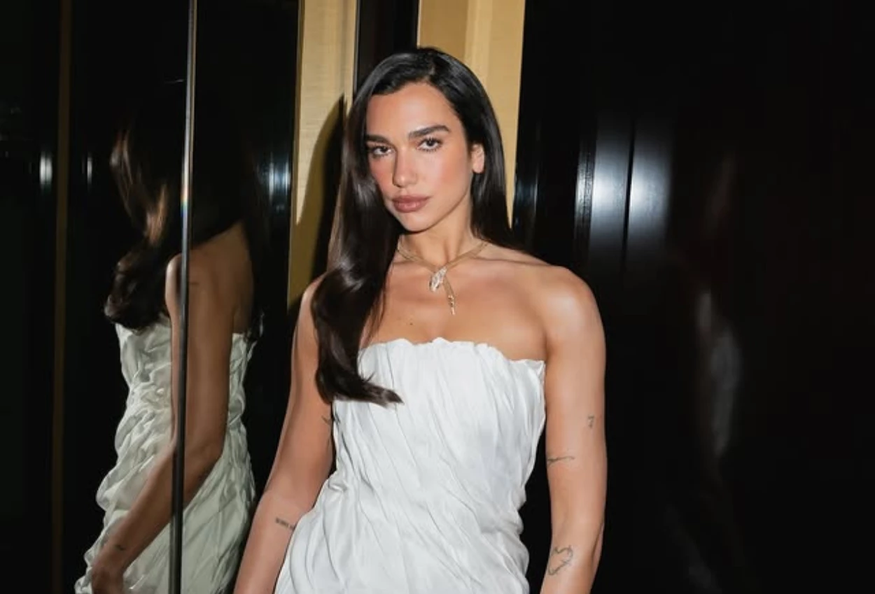 Dua Lipa Gugat Samsung Sekitar Rp260 Miliar usai Wajahnya Muncul di Kardus TV Tanpa Izin