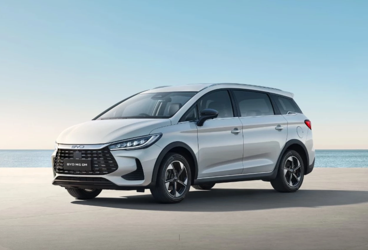 Harga BYD M6 DM Bocor di Medsos, cuma Rp100 Jutaan?