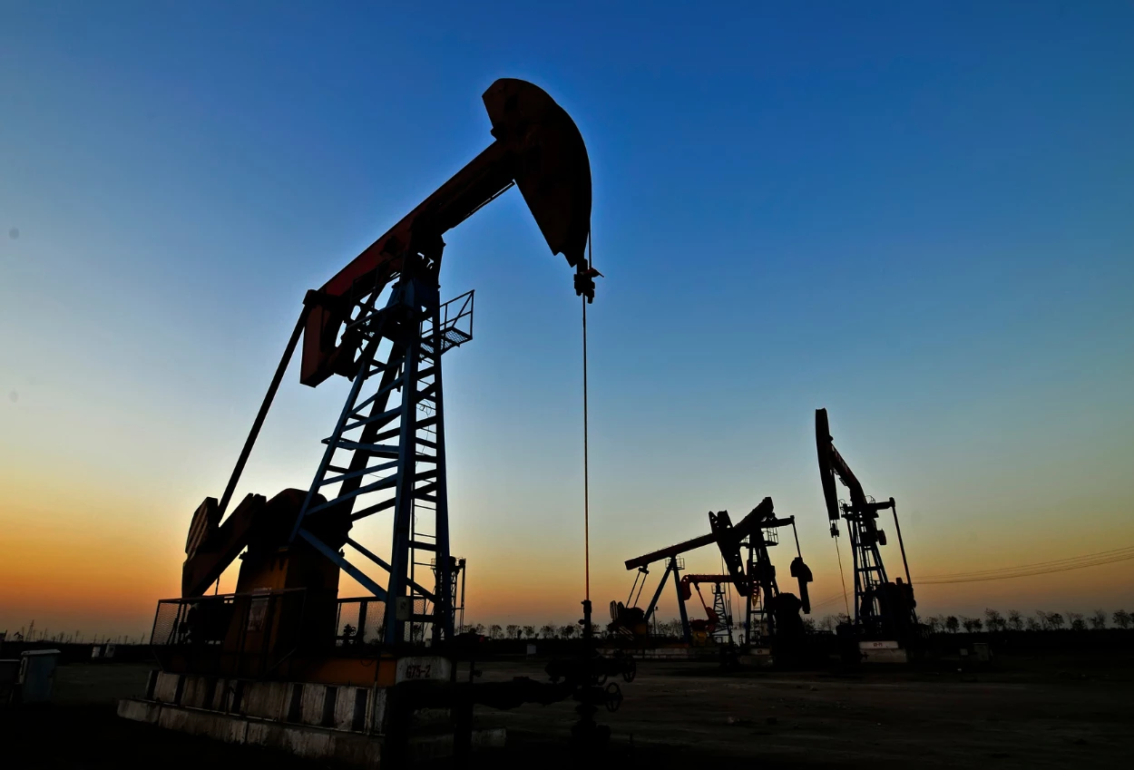 Harga Minyak Dunia Hari Ini 19 Mei 2026 Turun, Brent US$ 109 per Barel