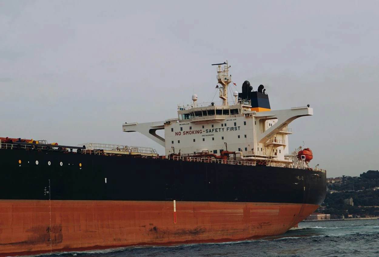 Harga Minyak Dunia Hari Ini 6 Mei 2026 Turun, WTI Nyaris Sentuh 100 Dolar per Barel