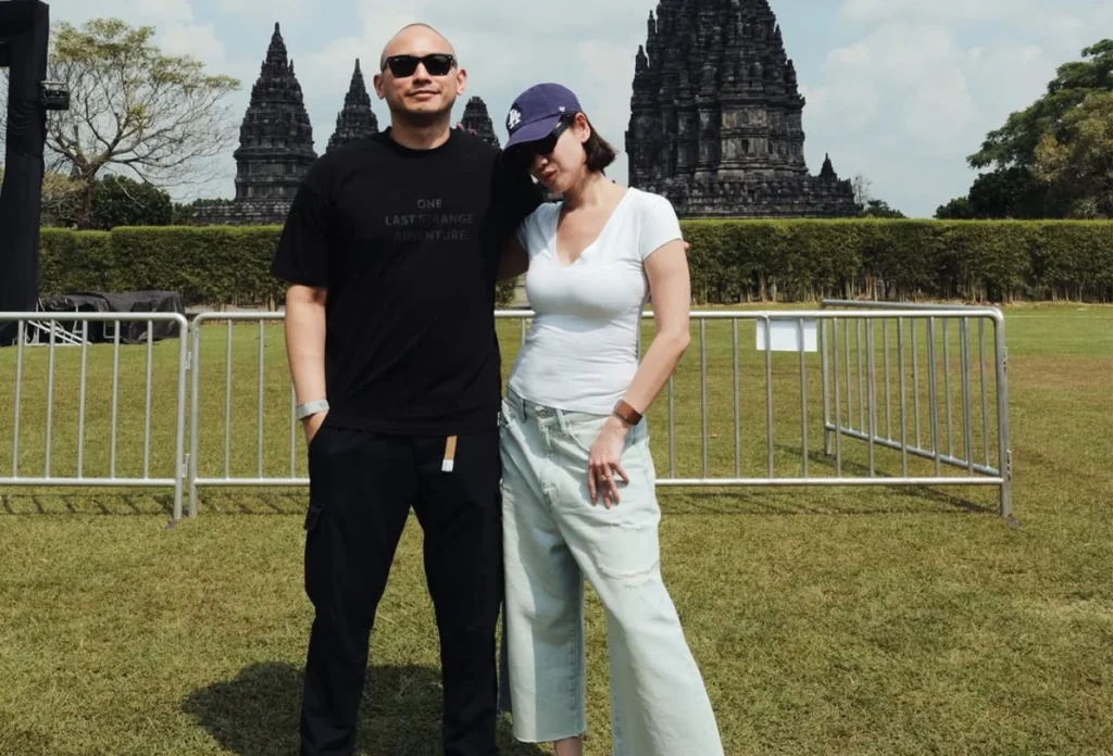 Intip Momen BCL dan Tiko Aryawardhana saat Liburan ke Prambanan, Kompak Pakai Kaos (3)