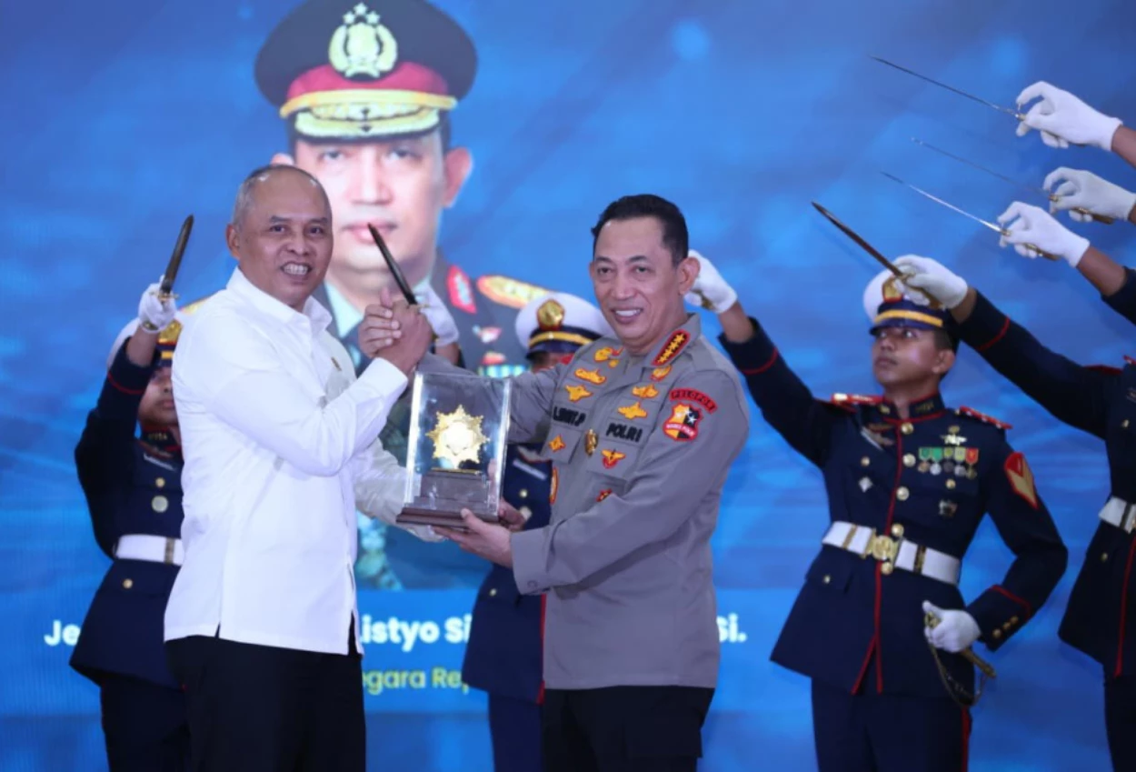 Kapolri Listyo Sigit Dapat Penghargaan dari Badan Siber