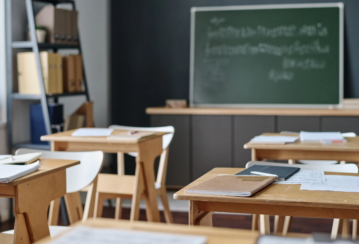 Kejati Sumbar Bantu 2 Anak Panti Asuhan yang Diancam Dikeluarkan Sekolah karena Nunggak Seragam