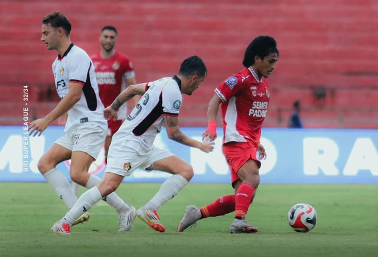 Klasemen Semen Padang FC vs Persik Kediri Macan Putih Bungkam Kabau Siran 3