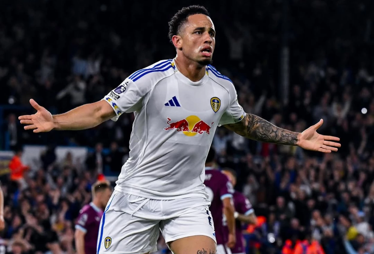 Leeds vs Burnley 3 1 Tim Asuhan Farke Jauhi Zona Merah