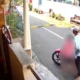 Momen Bocah di Jaktim Berusaha Gagalkan Aksi Pria yang Mau Jambret Ponselnya (1)