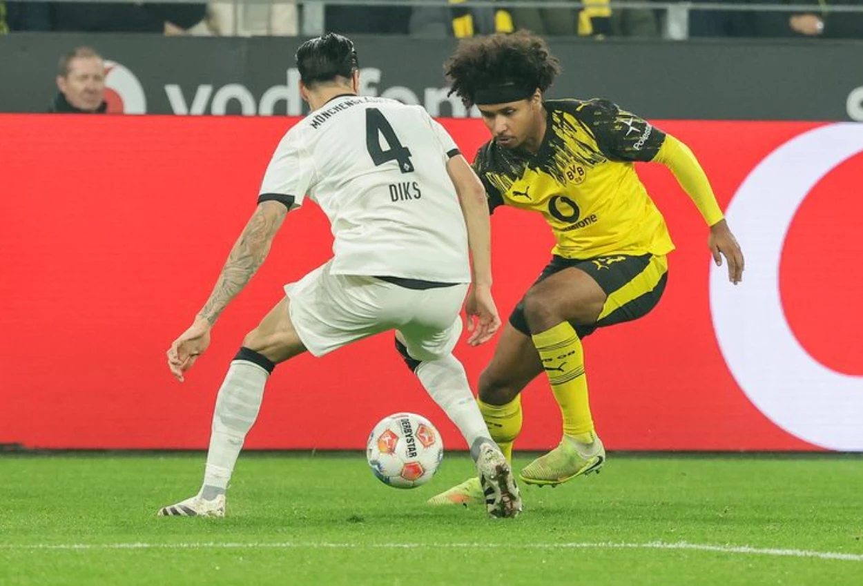 Mönchengladbach vs Dortmund 1 0 Kevin Diks Turun dari Bangku Cadangan