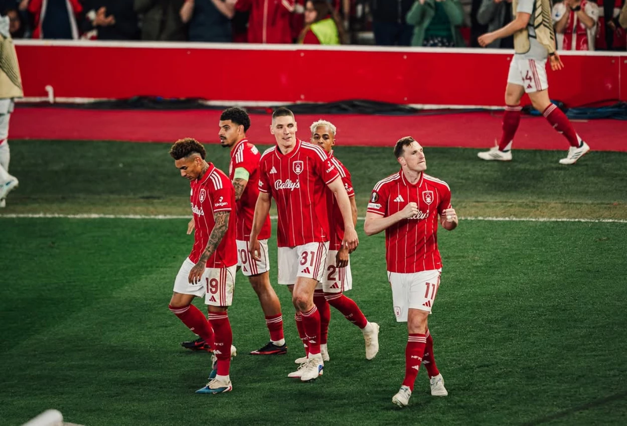 Nottingham Forest vs Aston Villa 1 0 Tricky Trees Menang di Kandang