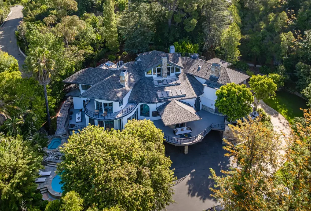 Penampakan Rumah Selena Gomez yang Mau Dijual Rp113 Miliar, Ada Tempat Meditasi