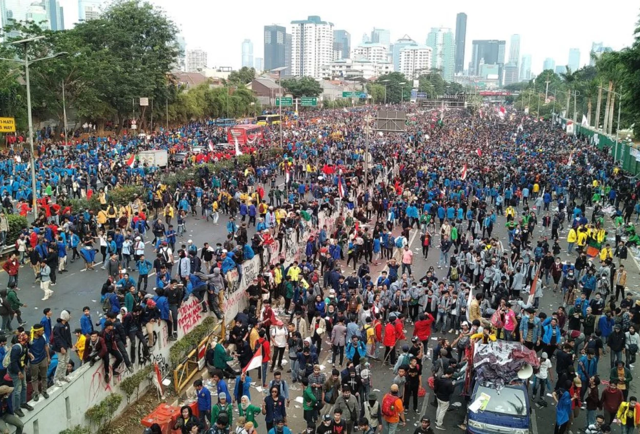 Polda Metro Terjunkan Belasan Ribu Aparat untuk Kawal Demo Hari Ini di Jakarta