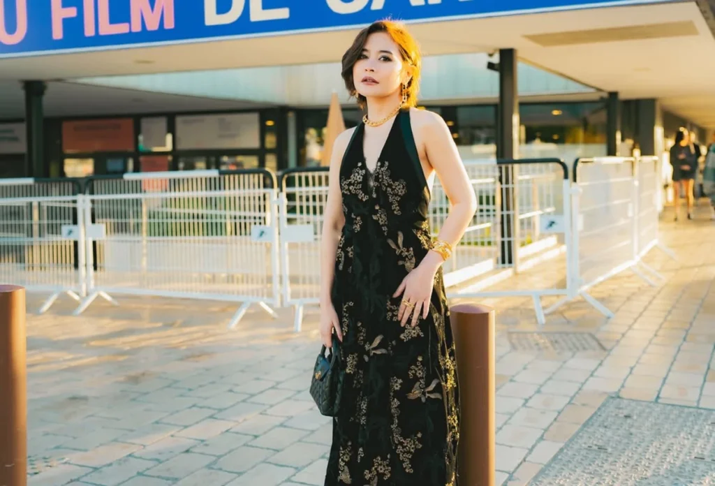 Potret Prilly Latuconsina di Cannes Film Festival, Elegan dengan Balutan Gaun Hitam! (3)