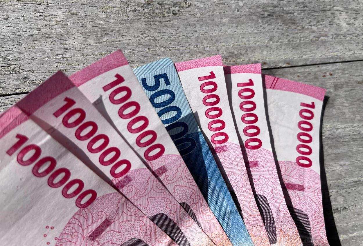 Rupiah ke Dolar Hari Ini 8 Mei 2026, Menguat atau Melemah
