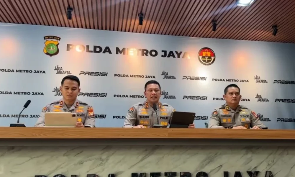 Soal Kecelakaan KRL Bekasi, Polda Metro Sopir Taksi Keluar dari Kaca Mobil