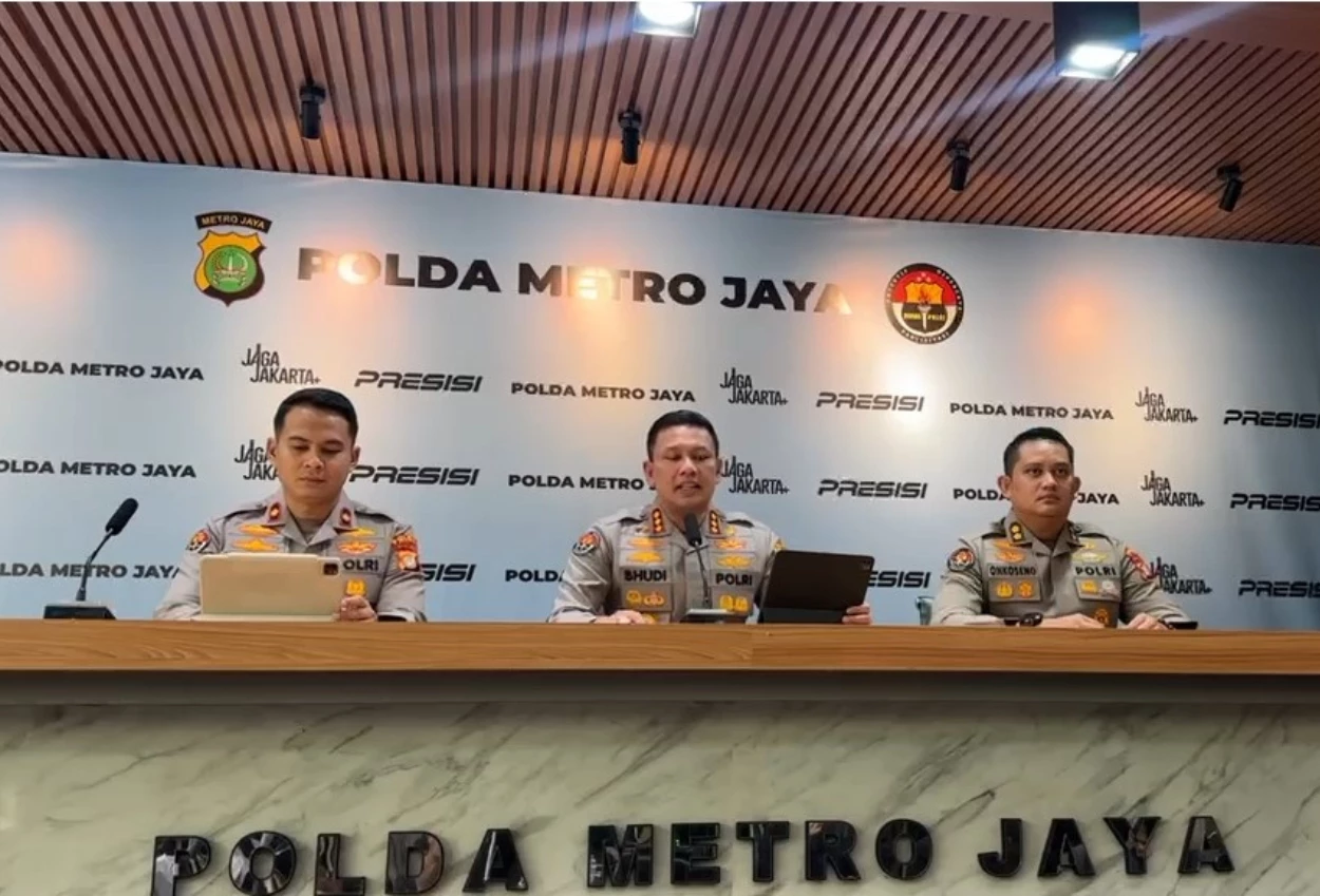 Soal Kecelakaan KRL Bekasi, Polda Metro Sopir Taksi Keluar dari Kaca Mobil