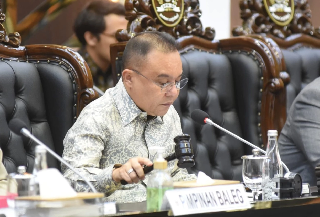 Sufmi Dasco Danantara Akuisisi Saham Aplikasi Ojol Demi Potongan Ojol 8%