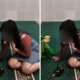 Tuai Kontroversi, Wanita Ini Pakai Rok Mini Takbiran di Masjid (1)